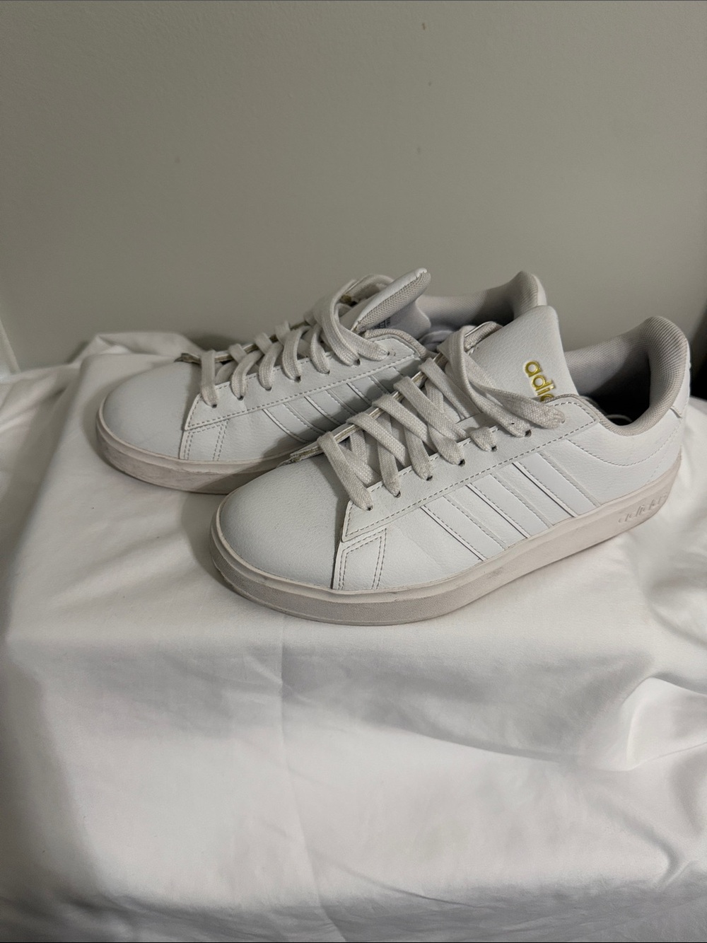 Adidas Grand Court 2.0 White Low-Top Leather Sneakers with Gold Logo